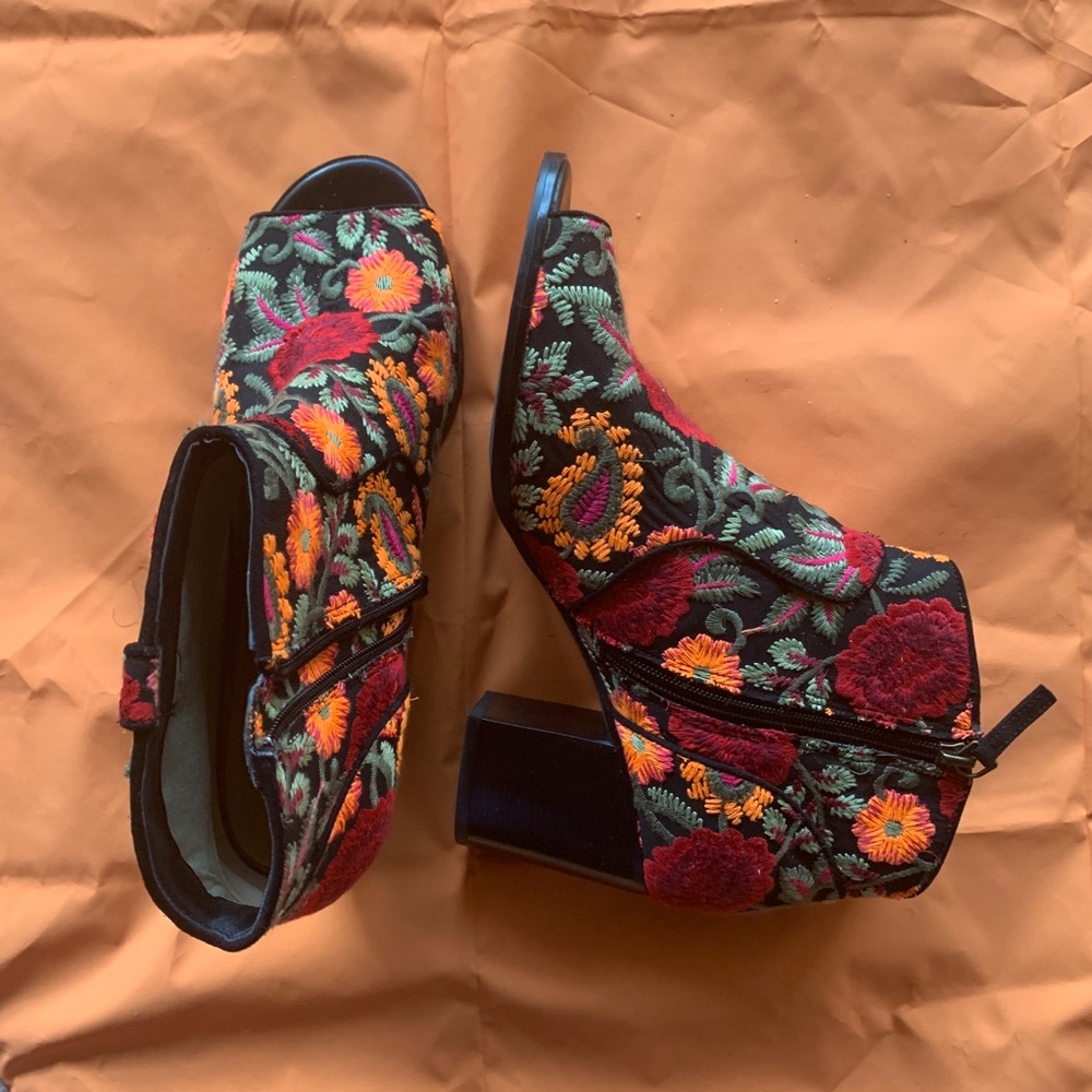Peep toe floral print ankle booties